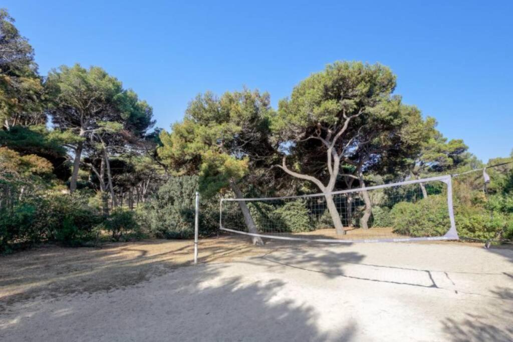 Appartement En Residence Privee, Face A La Mer Avec Acces Direct Plage Ιέρ Εξωτερικό φωτογραφία