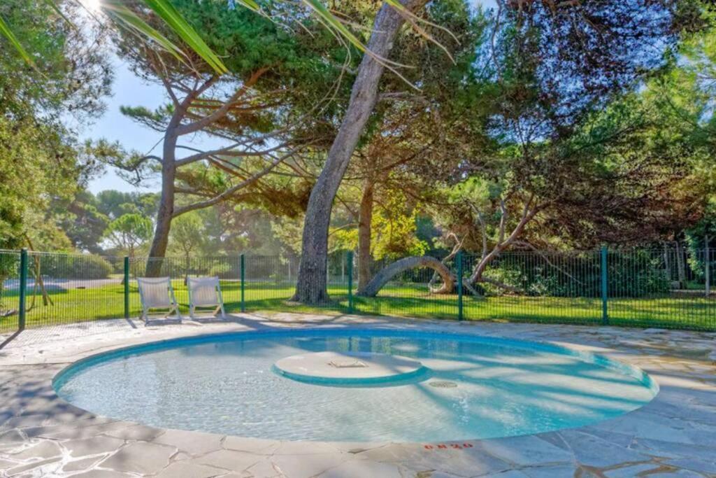 Appartement En Residence Privee, Face A La Mer Avec Acces Direct Plage Ιέρ Εξωτερικό φωτογραφία