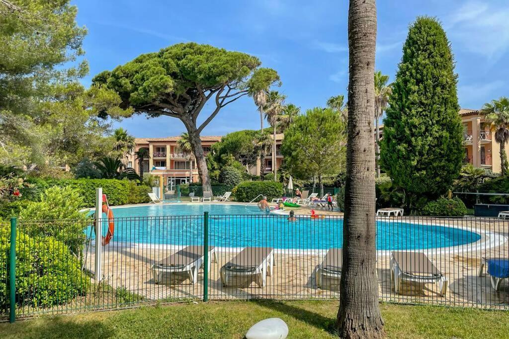 Appartement En Residence Privee, Face A La Mer Avec Acces Direct Plage Ιέρ Εξωτερικό φωτογραφία