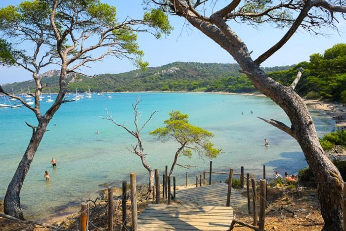 Appartement En Residence Privee, Face A La Mer Avec Acces Direct Plage Ιέρ Εξωτερικό φωτογραφία